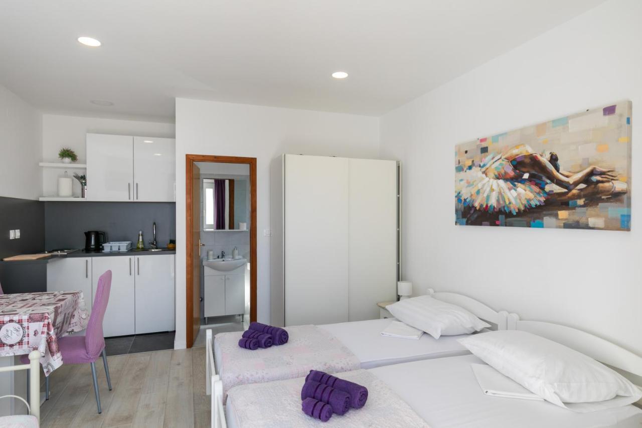 Apartments Karol & Mara 믈리니 외부 사진